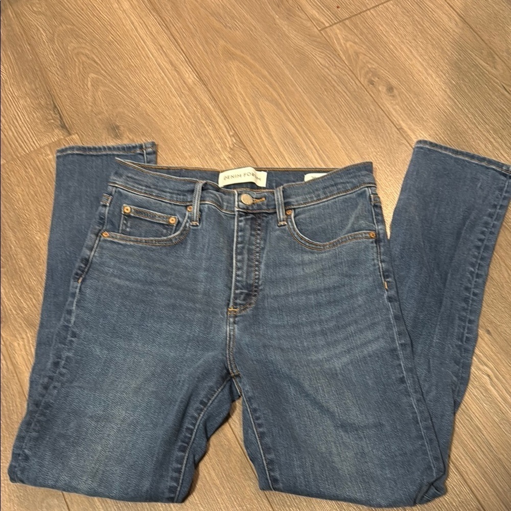 Denim Forum | Lola Mid Rise Skinny Blue Jean Denim  27w/28l